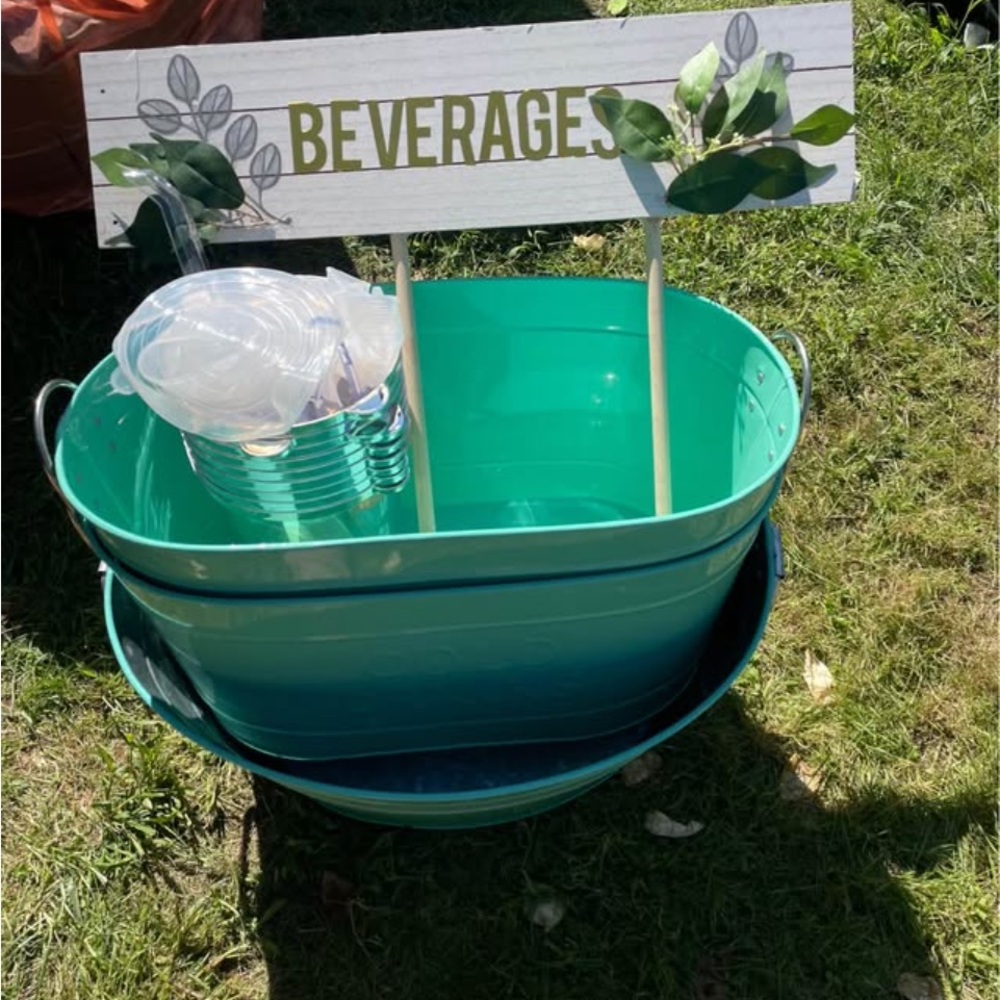 Teal Beverage Tub with Sign
